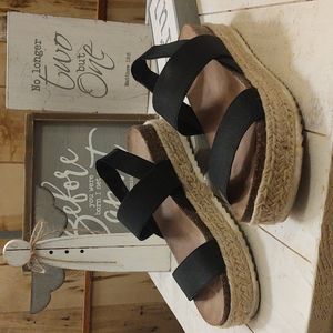 Ladies Madden Girl black sandals size 7